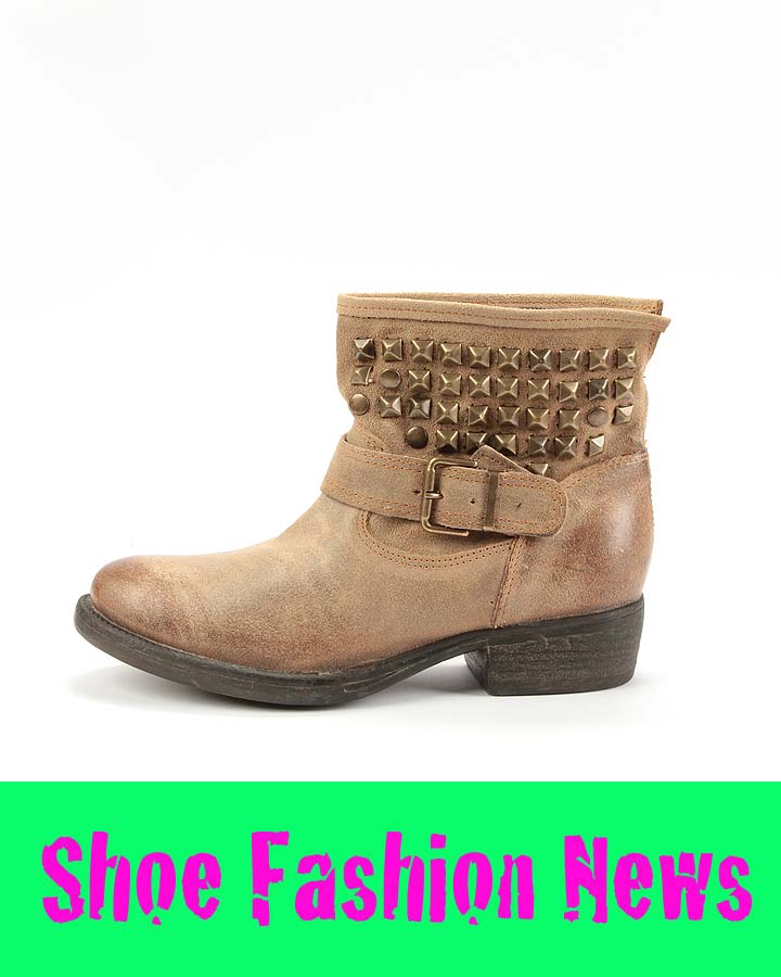 Trendiger Fashion Boot mit Nieten