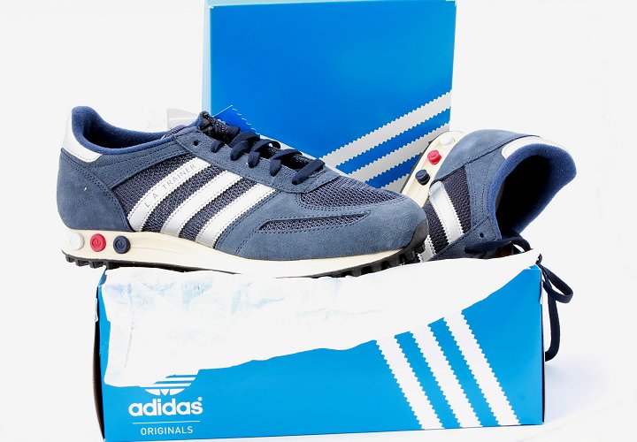 Neu: adidas LA Trainer in new navy silber